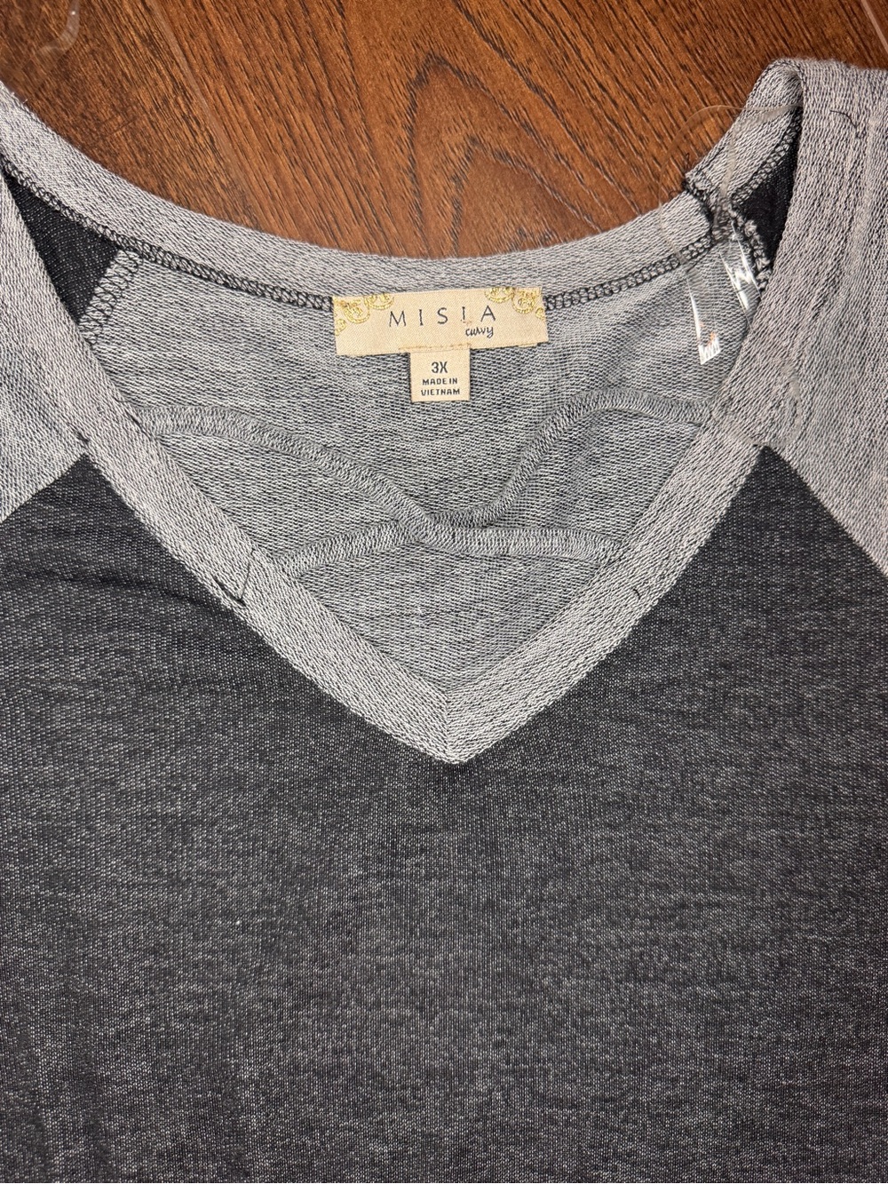 MISIA Curvy 3X Colorblock Raglan Top NWT - Picture 4 of 7